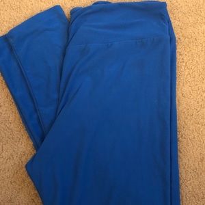 Lularoe tall and curvy leggings bright blue!